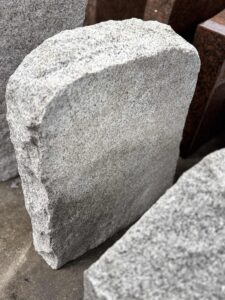 Jølstad gravstein, Støren