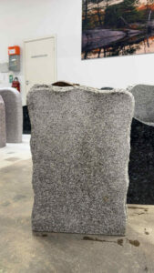 Jølstad gravstein, grå granitt 9304