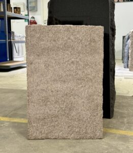 Royal gneis, 40x62 Jølstad gravstein