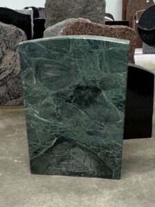Serpentinitt, 40x54 Jølstad gravstein